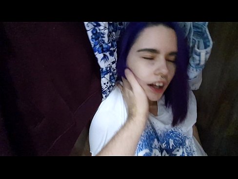 ❤️ พบน้องสาวของฉันในตู้เสื้อผ้าและช่วยเธอหลั่ง ❤ โป๊ ที่เรา ❌️